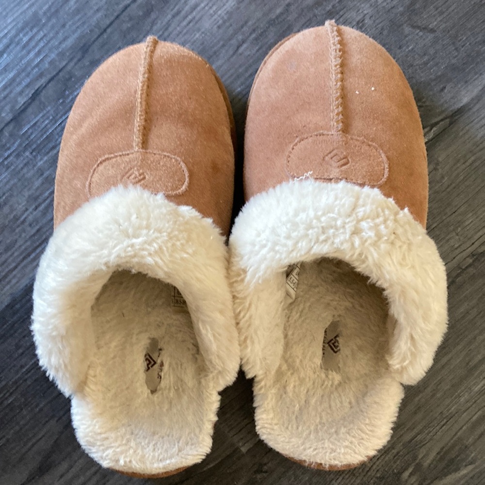 Dream Pairs slippers size 7.5-8